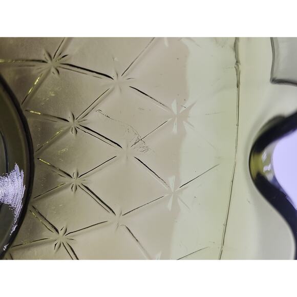 Vintage Indiana Glass Co Avocado Green Quilted Diamond Ruffled Bowl Glass - Picture 10 of 11